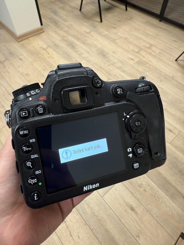 Nikon D7100 Fotoğraf Makinesi - TEMİZ SORUNSUZ